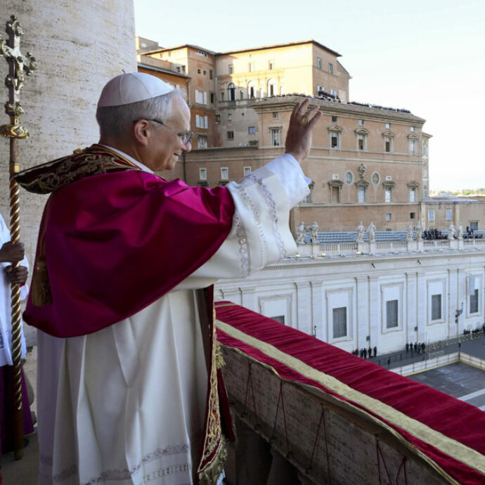 Chi è il nuovo Papa: Robert Francis Prevost, si chiamerà Leone XIV. Le prime parole: “La pace sia con tutti voi”