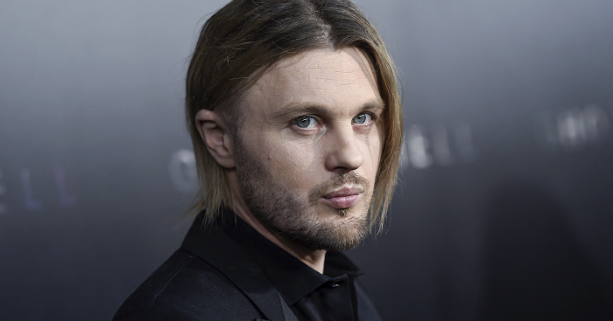 “L’ex fidanzata è stata picchiata con un blocco di cemento, aggredita sessualmente e poi strangolata”: Michael Pitt è stato arrestato e portato in tribunale “L’ex fidanzata è stata picchiata con un blocco di cemento, aggredita sessualmente e poi strangolata”: Michael Pitt è stato arrestato e portato in tribunale