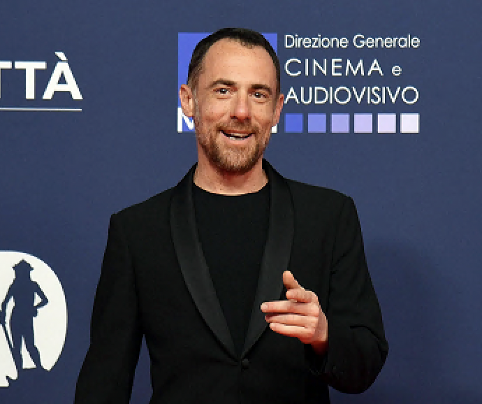 David 2025, Elio Germano attacca il ministro Giuli: “Anziché piazzare i loro uomini nei posti chiave come fanno i clan, vorrei pensassero ad aiutare il cinema”