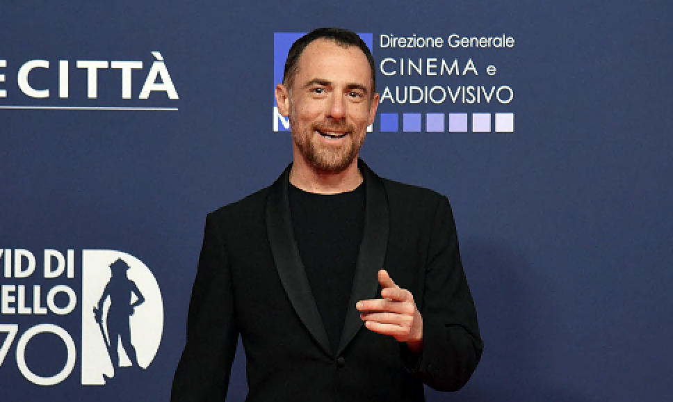 David 2025 da Ilfattoquotidiano.it david 2025 elio germano attacca il ministro giuli anziché piazzare i loro uomini nei posti chiave come fanno i clan vorrei pensassero ad aiutare il cinema