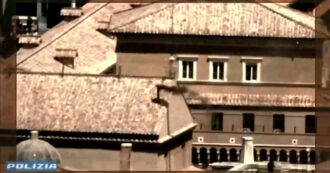 Copertina di Conclave, la seconda fumata nera vista dall’elicottero della polizia: le immagini dall’alto