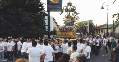 Copertina di “Scomunica” per i mafiosi: il coraggio di papa Francesco