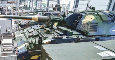 Copertina di Leonardo, offerta per i mezzi militari Iveco dalla Exor di Agnelli. Intesa sui droni turchi