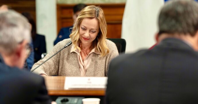 Copertina di Incontro governo-sindacati. Meloni: “Premi fiscali a chi investe in sicurezza”. Apertura sui subappalti