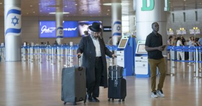 Copertina di Ita e Lufthansa sospendono i voli su Tel Aviv fino al 18 maggio: paura per gli attacchi Houthi