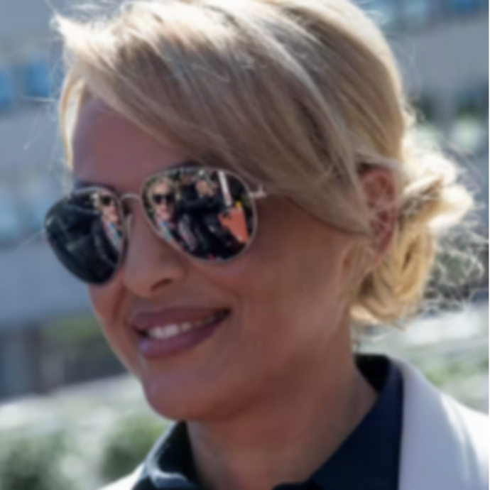 Francesca Pascale: “Licia Ronzulli mi ha impedito di salutare il mio presidente Silvio Berlusconi ai funerali”. La senatrice: “Sono rimasta in silenzio, ma c’è un limite”