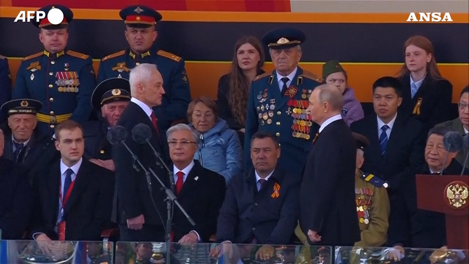 putin e xi jinping insieme alla parata militare a mosca nella piazza rossa si celebra la vittoria sulla germania nazista – video da Ilfattoquotidiano.it putin e xi jinping insieme alla parata militare a mosca nella piazza rossa si celebra la vittoria sulla germania nazista – video