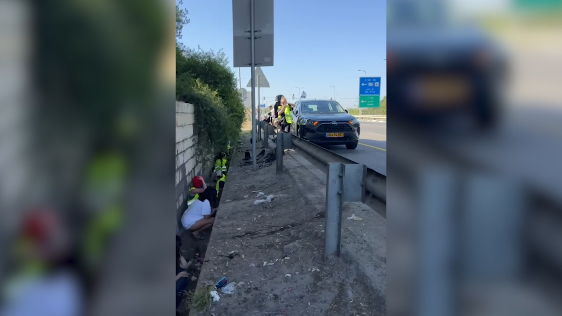 missile degli houthi su israele il video delle persone che cercano un riparo lungo l autostrada da Ilfattoquotidiano.it missile degli houthi su israele il video delle persone che cercano un riparo lungo l autostrada