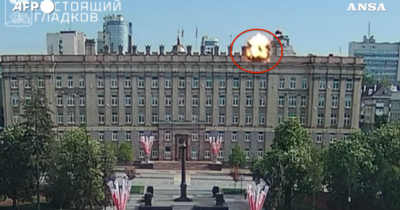 Copertina di Drone ucraino colpisce il palazzo del governo a Belgorod: il video diffuso dalle autorità russe