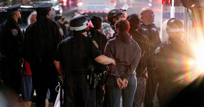 Usa, Columbia accerchiata. “Studenti pro-pal espulsi  solo bianchi a protestare”