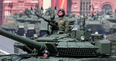 Copertina di Putin-Xi: trionfo anti-Occidente in Piazza Rossa