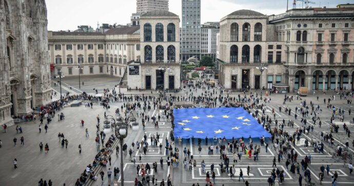 Riarmo europeo, i centristi pro-Ursula: “Molti dem con noi”