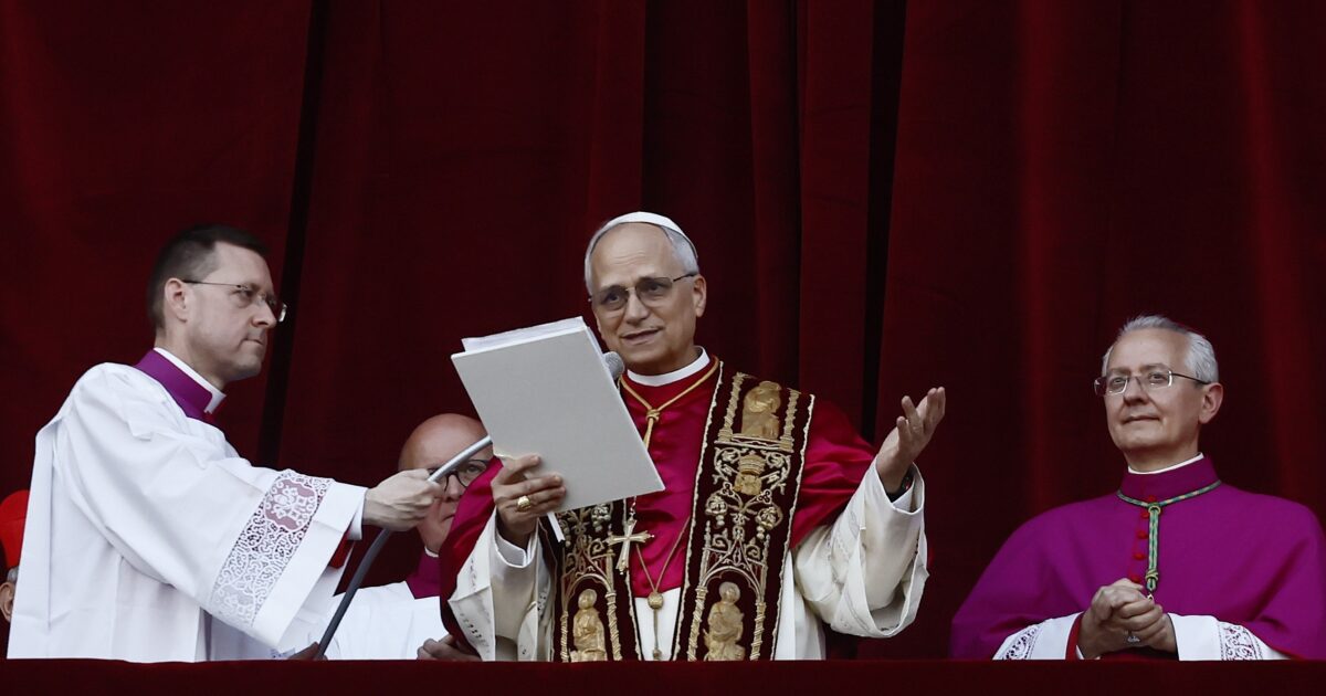 Papa Leone XIV, il primo giorno – la diretta: alle 11 la messa del nuovo Pontefice nella Cappella Sistina Papa Leone XIV, il primo giorno – la diretta: alle 11 la messa del nuovo Pontefice nella Cappella Sistina