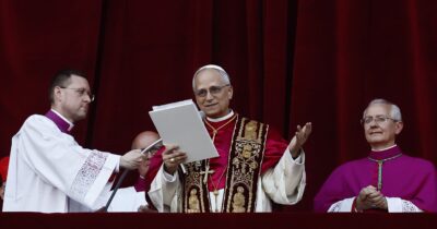 Copertina di Il primo giorno di Papa Leone XIV: la messa del nuovo Pontefice nella Cappella Sistina - la diretta