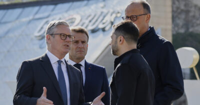 Copertina di Zelensky presenta il piano d’azione in 4 punti per contrastare la Russia: “Condiviso con gli alleati e Trump”