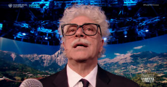 Copertina di Crozza-Razzi commenta le “Papalimpiadi”: “Era meglio il filippino…poi San Pietro te lo spolverava che sembra nuovo”