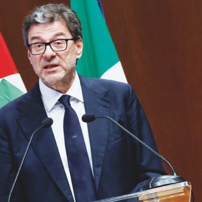 Copertina di Comuni, dallo Stato niente rimborsi Pnrr.  Botta da 8 miliardi