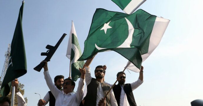 È intesa (fragile) tra India e Pakistan