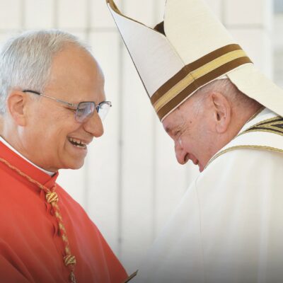 Copertina di Papa Leone XIV, Pedro Salinas: “Abusi coperti: contro Leone accuse false”