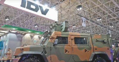 Copertina di Leonardo fa felice Elkann: 1,5 miliardi per avere Iveco