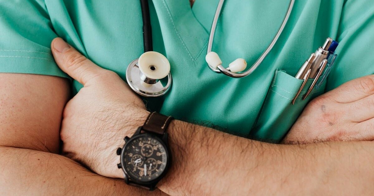 Il 40% del tempo degli oncologi è assorbito dalla burocrazia, lo studio sul peso delle “scartoffie” a danno dei pazienti Il 40% del tempo degli oncologi è assorbito dalla burocrazia, lo studio sul peso delle “scartoffie” a danno dei pazienti
