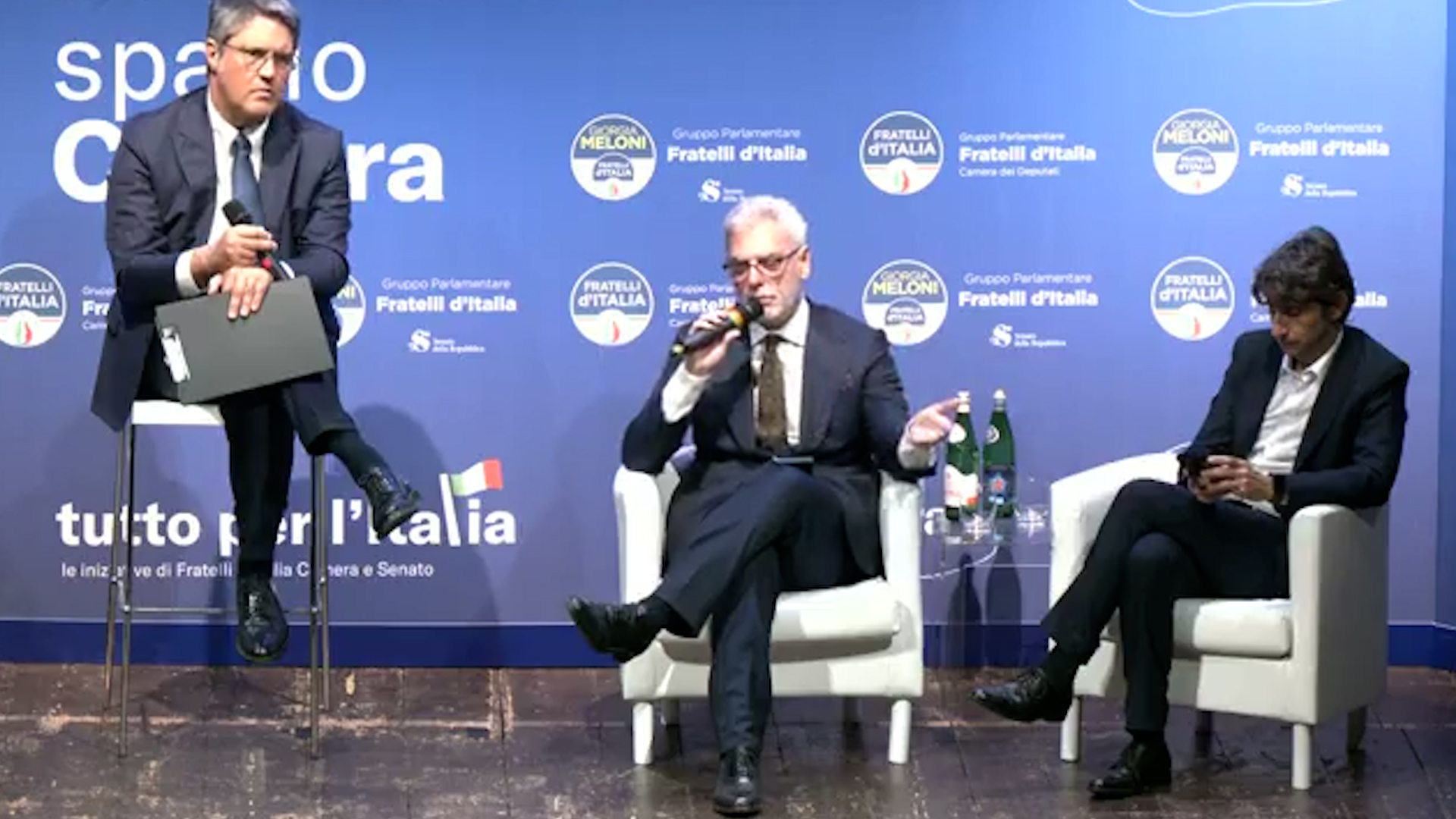 mollicone fdi attacca cucciari e germano solo con la sinistra una cabarettista può introdurre un ministro irridendolo da Ilfattoquotidiano.it mollicone fdi attacca cucciari e germano solo con la sinistra una cabarettista può introdurre un ministro irridendolo