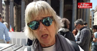 Manifestazione contro il riarmo Ue a Roma: “Chi prepara la guerra, farà la guerra”. Le voci dalla piazza