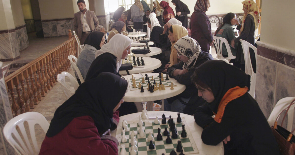 Vietato giocare ai scacchi: l’ultima prescrizione dei Talebani in Afghanistan Vietato giocare ai scacchi: l’ultima prescrizione dei Talebani in Afghanistan