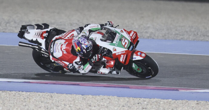 MotoGP, Zarco da urlo sul bagnato in Francia. Marquez approfitta del flop dei big