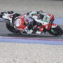 Copertina di MotoGP, Zarco da urlo sul bagnato in Francia. Marquez approfitta del flop dei big