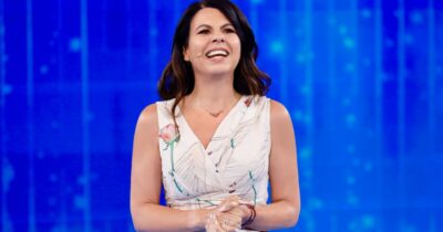 Copertina di “Mi chiamano ‘pastora’, mi dicono ‘sei grassa’ e sei stro**a’”: lo sfogo di Geppi Cucciari sugli insulti sessisti ricevuti