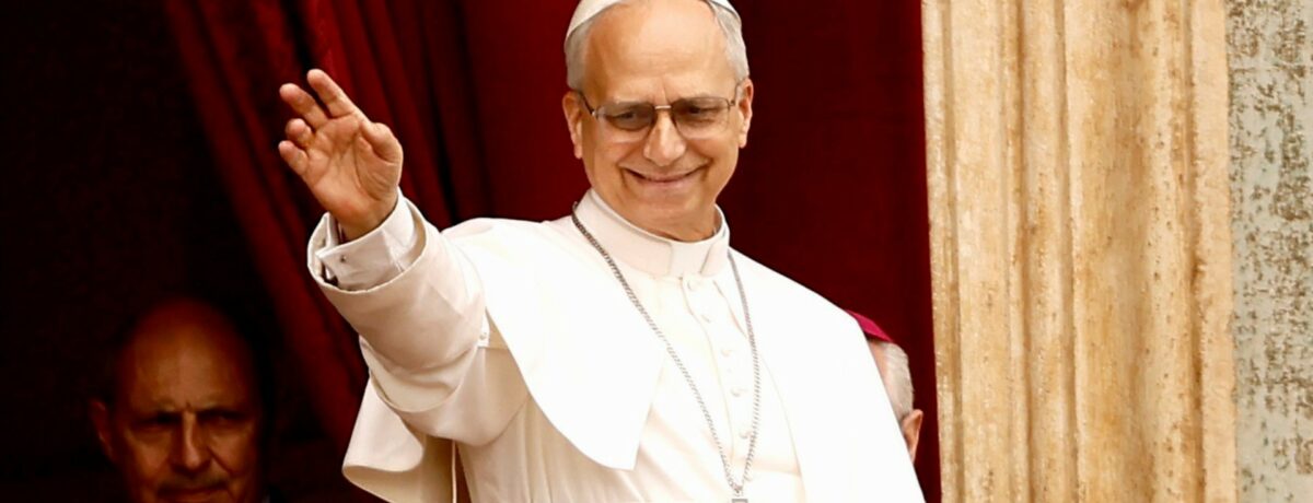 Copertina di Leone è come Francesco: “Mai più guerre dall’Ucraina a Gaza” 