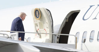 Il Qatar regala a Trump il nuovo Air Force One extralusso da 400 milioni. Proteste Dem. Casa Bianca: “Tutto legale”