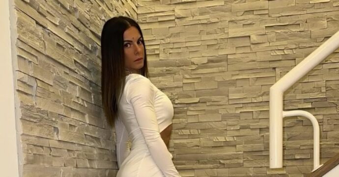 Alla maestra licenziata per il profilo OnlyFans offerta la segreteria provinciale del sindacato Cub Scuola Alla maestra licenziata per il profilo OnlyFans offerta la segreteria provinciale del sindacato Cub Scuola
