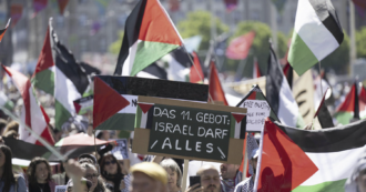 Copertina di Eurovision 2025, il regolamento consente che il pubblico possa sventolare qualsiasi bandiera, tranne quella palestinese? È successo per “ordine pubblico”