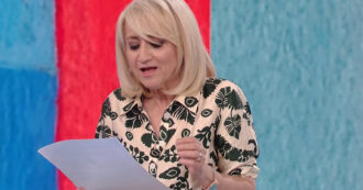 Copertina di Luciana Littizzetto e la letterina a Papa Leone XIV: “Sei nato nello stesso anno di Mentana, anche le tue messe saranno maratone lunghissime…”