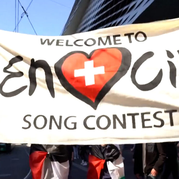 “Genocide song contest”, proteste all’Eurovision durante il Turquoise carpet: bandiere della Palestina e striscioni – Video