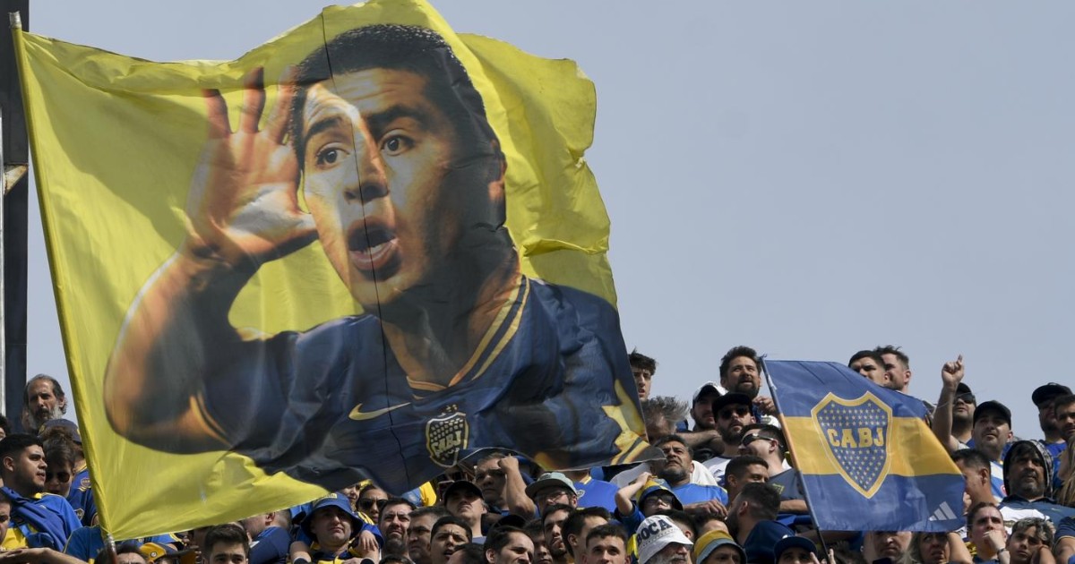 Il mito Riquelme, campione anche fuori dai campi di calcio. La sua lezione di vita in un libro Il mito Riquelme, campione anche fuori dai campi di calcio. La sua lezione di vita in un libro