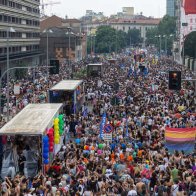 Copertina di “Ora anche in Italia le aziende sono più caute sugli sponsor ai Pride”: l’allarme degli organizzatori di Milano e Roma
