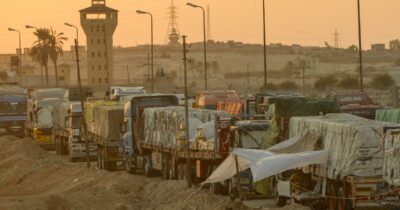 Copertina di ‘Gaza oltre il confine’, la missione di parlamentari, ong e giornalisti a Rafah: “Non possiamo voltarci dall’altra parte”