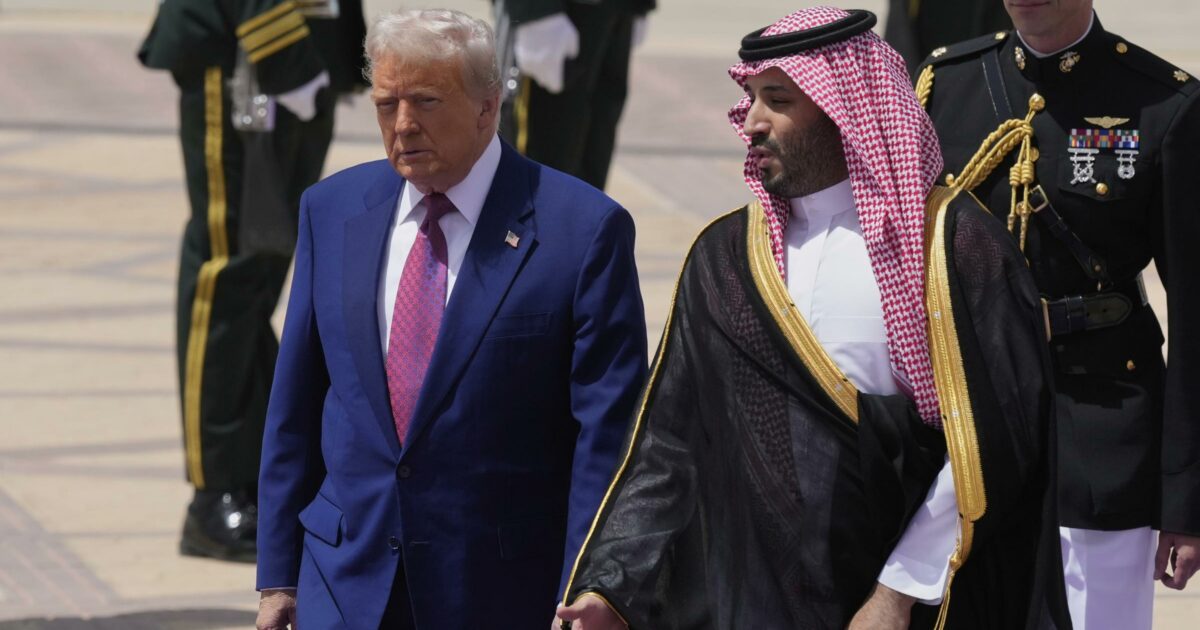 Trump in Medio Oriente invoca “la fine delle vecchie guerre”. Ma Netanyahu: “Colpiremo con tutta la nostra forza” Trump in Medio Oriente invoca “la fine delle vecchie guerre”. Ma Netanyahu: “Colpiremo con tutta la nostra forza”