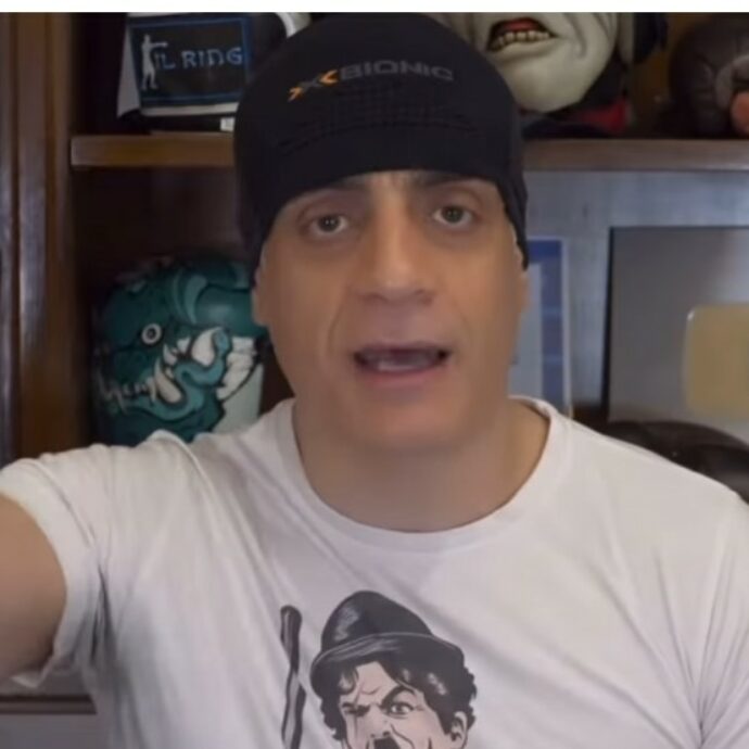 “Hanno cercato di investirmi con un’auto, mi hanno detto: ‘Ti ammazziamo’. Una cosa così non mi era mai successa”: la denuncia dello youtuber Simone Cicalone