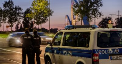 Copertina di Germania, maxi-blitz contro gruppo di ultradestra: arrestati i quattro leader. “Avevano creato un contro-Stato”