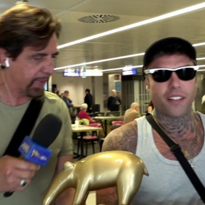 “Ho detto e fatto cose peggiori, non voglio essere un esempio per nessuno”: Tapiro d’oro a Fedez dopo la rissa sfiorata con lo streamer Blur