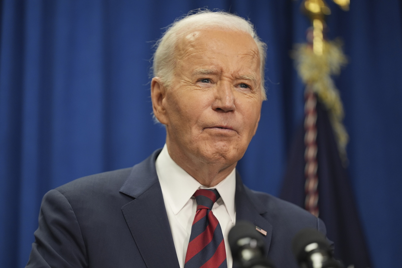 joe biden ci ha fottuti sembrava morto per lui ipotesi della sedia a rotelle se avesse vinto da Ilfattoquotidiano.it joe biden ci ha fottuti sembrava morto per lui ipotesi della sedia a rotelle se avesse vinto
