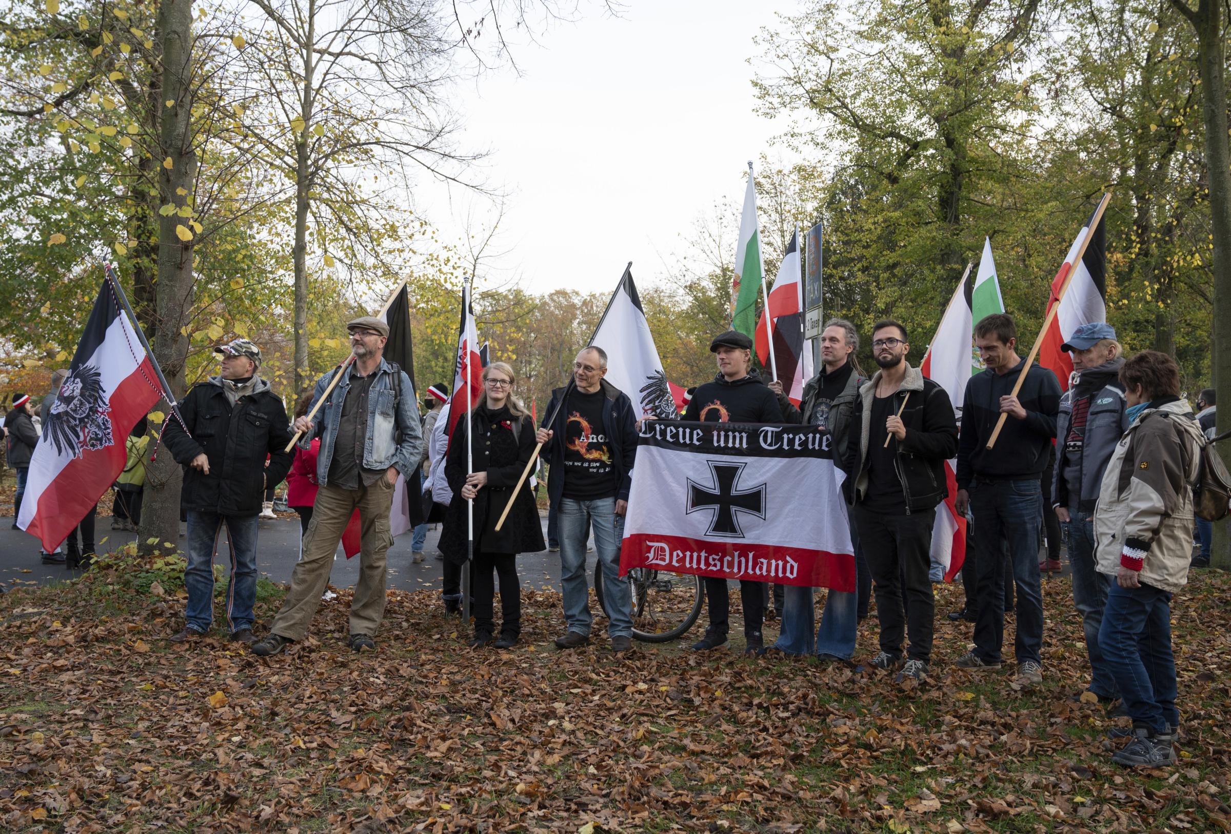 cittadini del reich 40 autoproclamati regni di estrema destra in lotta con berlino spesso solo per non pagare le tasse da Ilfattoquotidiano.it cittadini del reich 40 autoproclamati regni di estrema destra in lotta con berlino spesso solo per non pagare le tasse