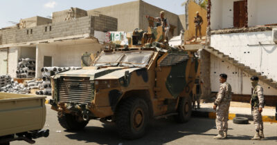 Copertina di Libia, media: “Truppe di Haftar verso Sirte”. Ancora scontri a Tripoli, Tajani: “Valutiamo l’evacuazione degli italiani”