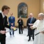 Copertina di Sinner ricevuto da Papa Leone XIV: i dettagli dell’incontro tra il numero uno e il pontefice appassionato di tennis