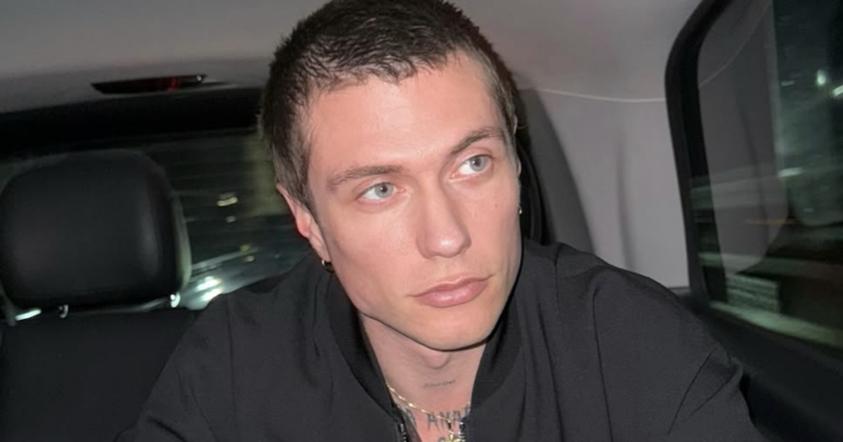 “Vado via da Milano. I locali alla moda li ho già visti, meglio un bar e gli amici. Preferisco la nebbia dell’Emilia allo smog”: così Benjamin Mascolo