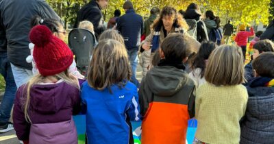 Copertina di Famiglia con i figli di 5 e 6 anni rischia lo sfratto, il quartiere scende in piazza. “Milano affronti l’emergenza abitativa”